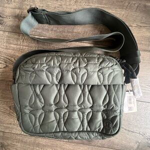 NWT LULULEMON  athletica Green Quilted Bag